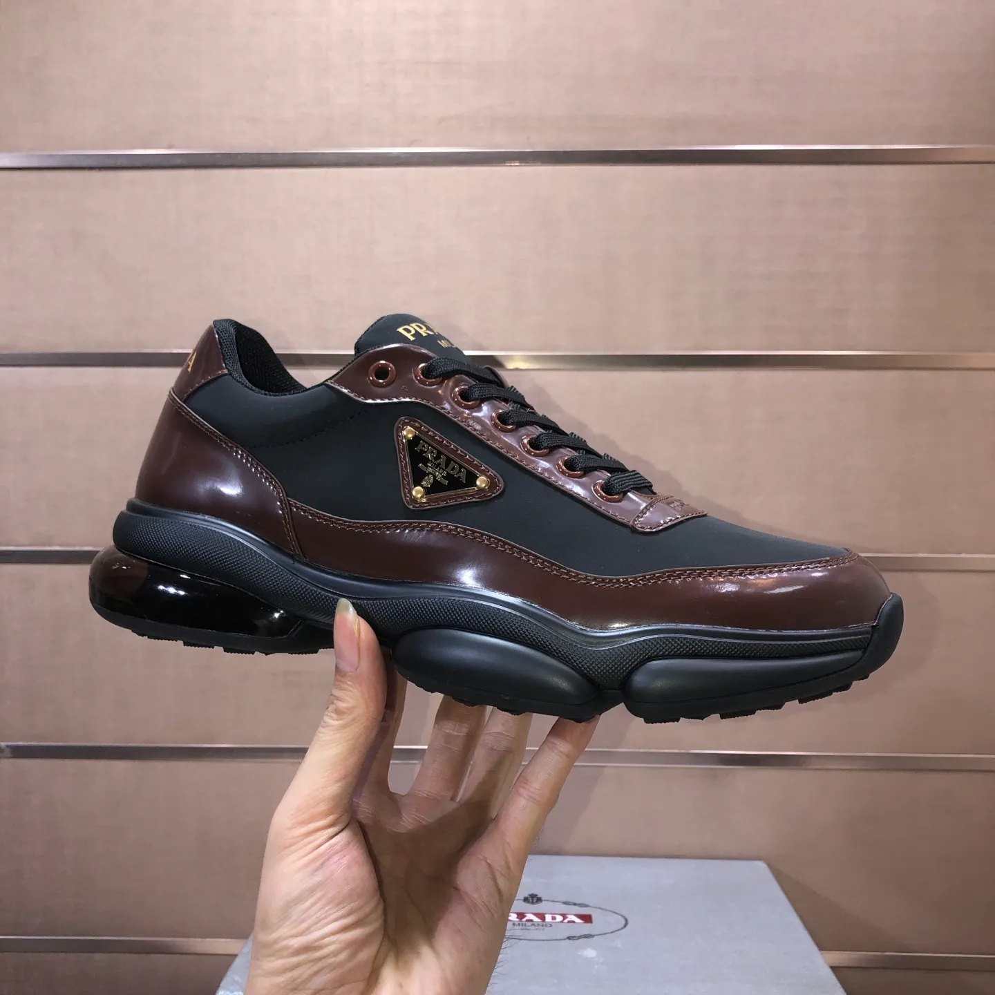 Men's shoes 💰700💰[PRADA] Men's shoes counter hot sale, official website synchronization, 👑Top version ✔️Original cowhide upper + cowhide lining, 1🆚1 replica, original original sole [black/blue/brown 3 colors] 🎯 Material: cowhide surface 🎯 Inner lining: cowhide 🎯 Sole: original molded outsole 🎯 size: Male 38-45 (45 is custom-made and cannot be returned or exchanged)